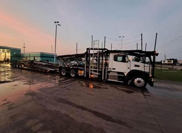 Used 2015 Volvo VAH Car Hauler