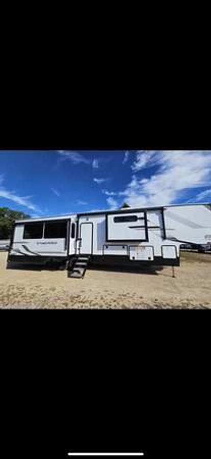 Used 2025 Forest River Sandpiper 3800RK