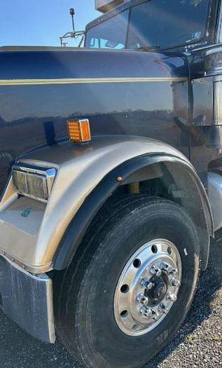 Used 2005 Freightliner FLD120 Dump Truck