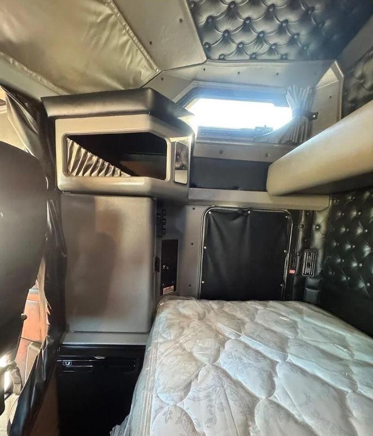 Used 2023 Kenworth W900L Sleeper Semi Truck