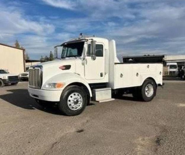 Used 2009 Peterbilt 335