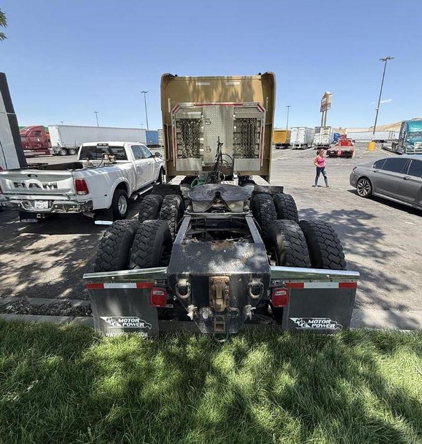 Used 2012 Peterbilt 389 Conventional Sleeper Cab