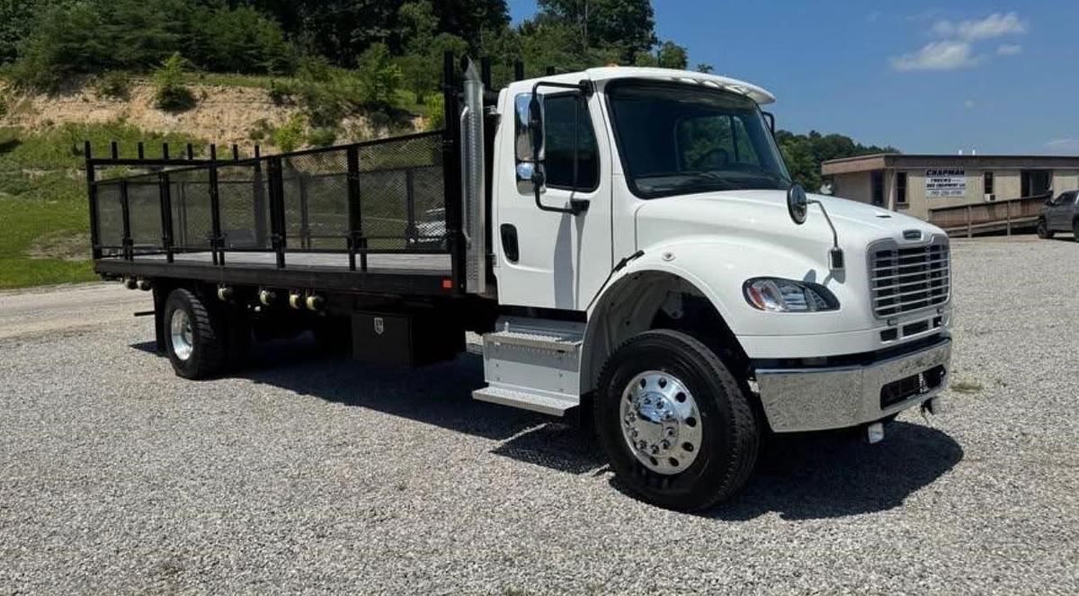 Used 2023 Freightliner Business Class M2 106