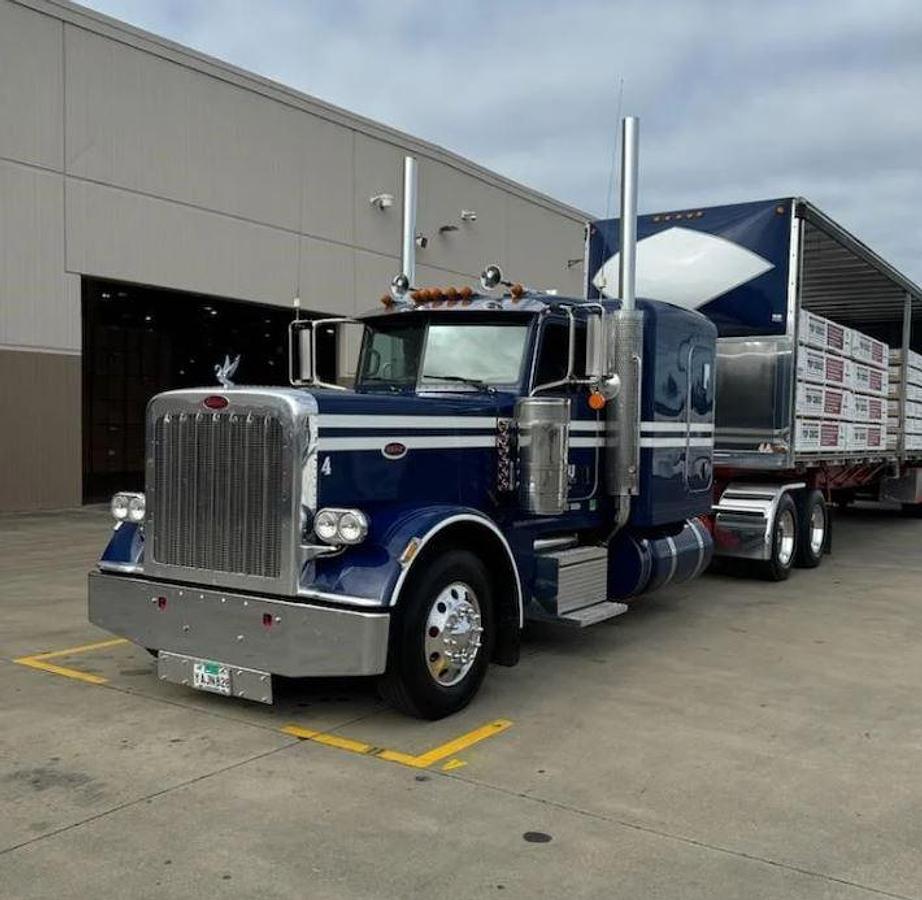 Used 2022 Peterbilt 389