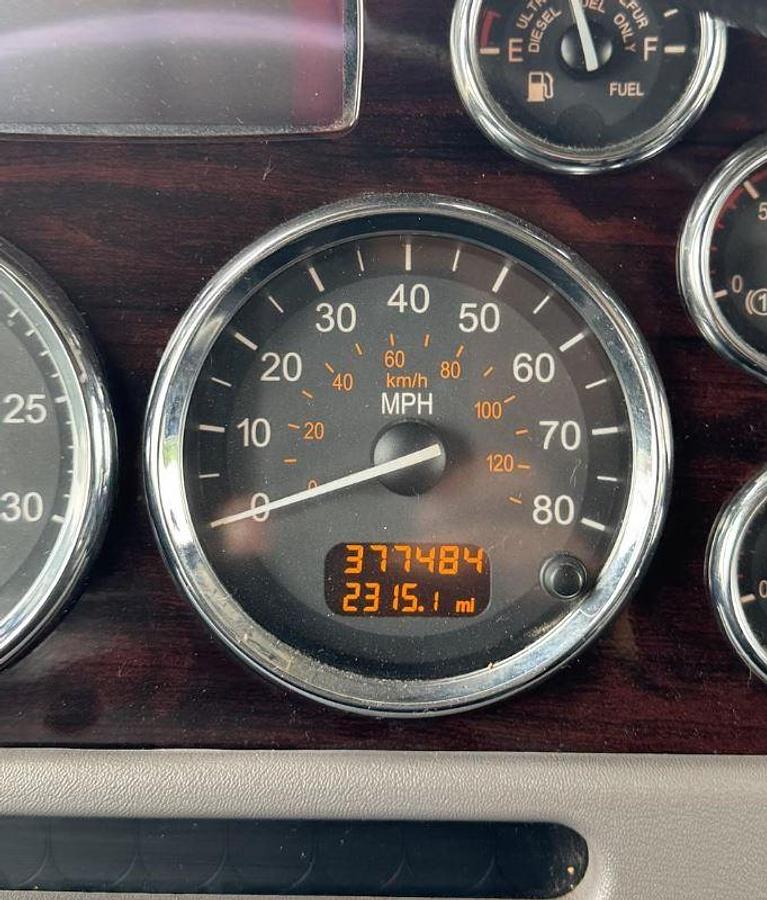 Used 2019 PETERBILT 389 Conventional Sleeper Semi