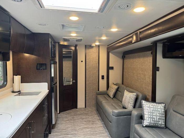 Used 2022 Renegade Vienna 25RMC