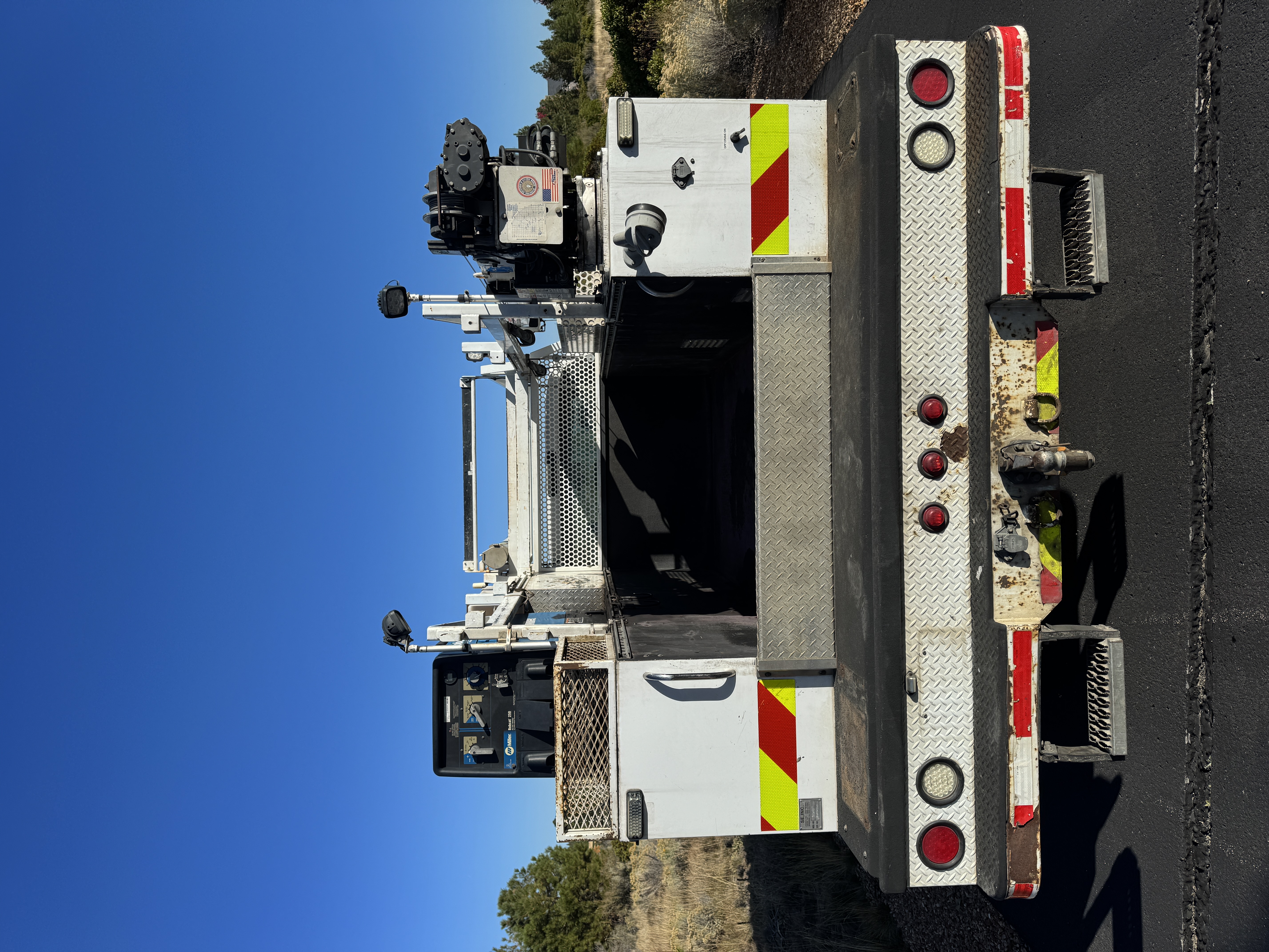Used 2015 Ford F550 4x4 Crew Cab Service Truck with Welder