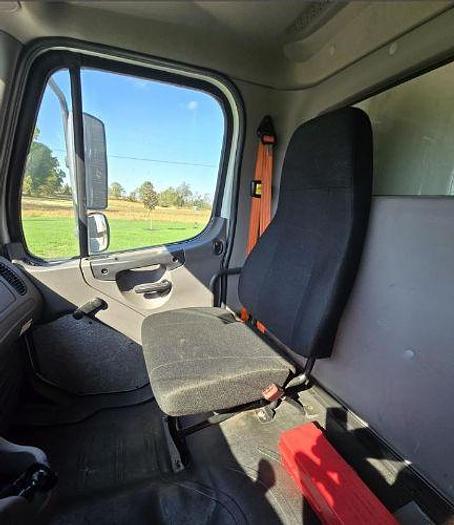 Used 2019 Freightliner Business Class M2 106
