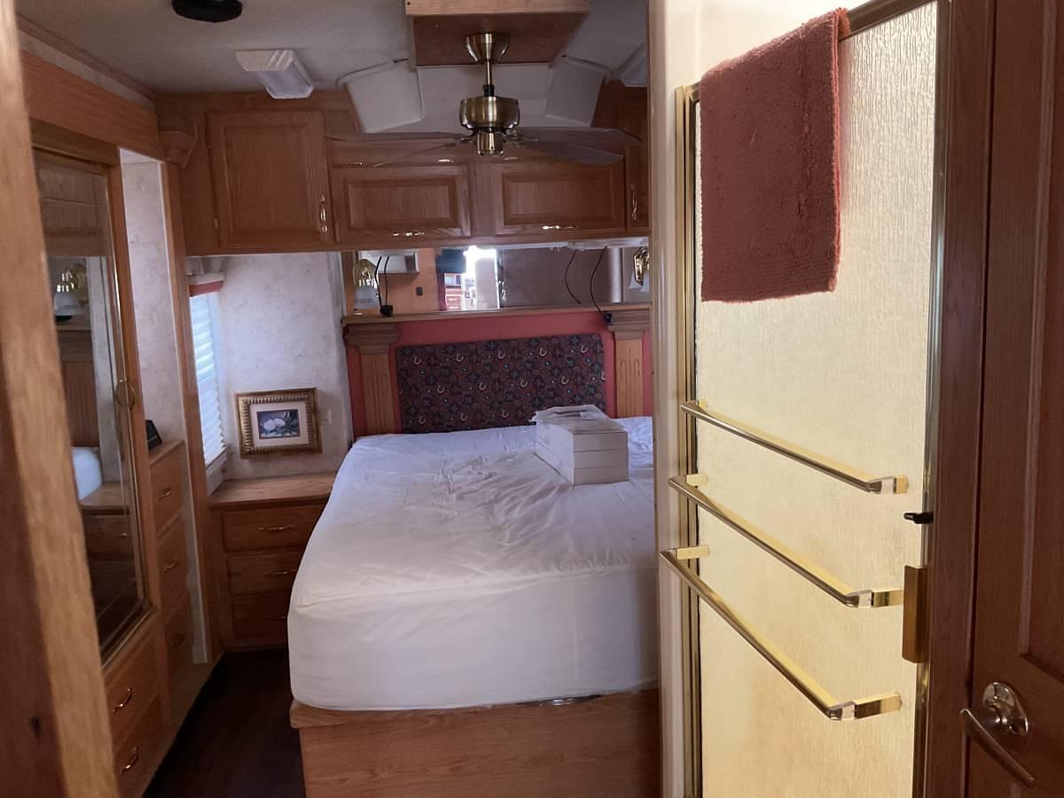 Used 2005 Alfa See Ya 40’ Diesel Pusher