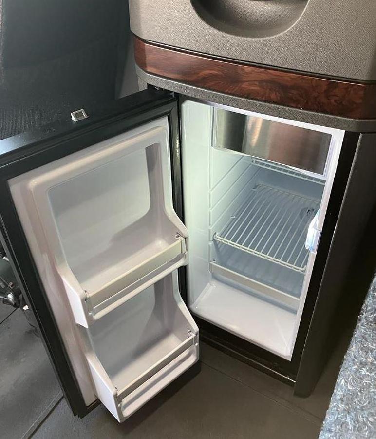 Used 2025 INTERNATIONAL LT Conventional Sleeper Semi