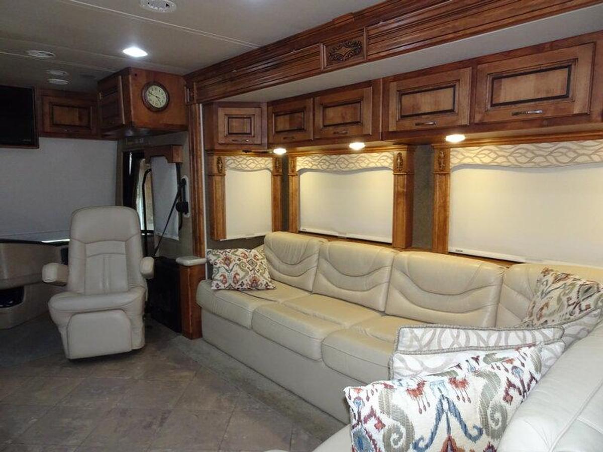 Used 2014 Holiday Rambler Ambassador 38PFT Class A Diesel Motorhome • King Bed • Washer/Dryer