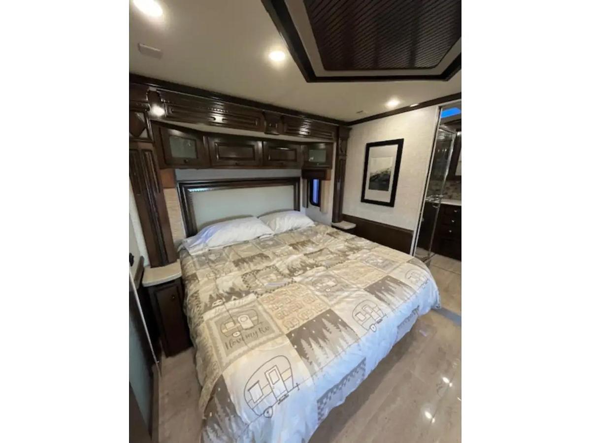 Used 2022 Newmar Dutch Star 4081