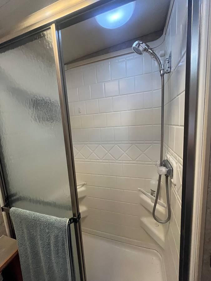 Used 2008 Winnebago Adventurer