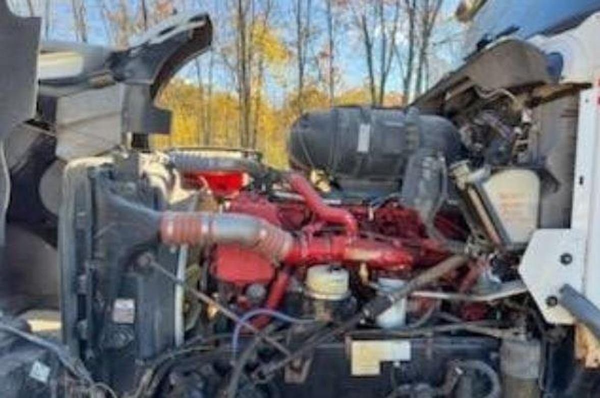 Used 2014 Kenworth T800 Day Cab