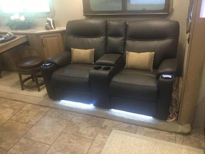 Used 2017 Crossroads Redwood RW4120GK