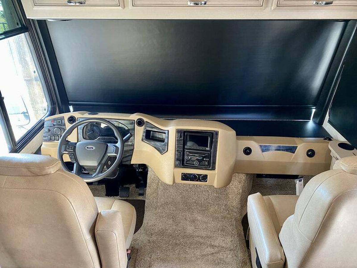 Used 2021 Newmar Bay Star 3226 Class A Motorhome