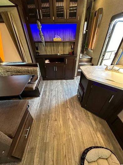 Used 2017 Forest River Cherokee Artic Wolf 255DRL4