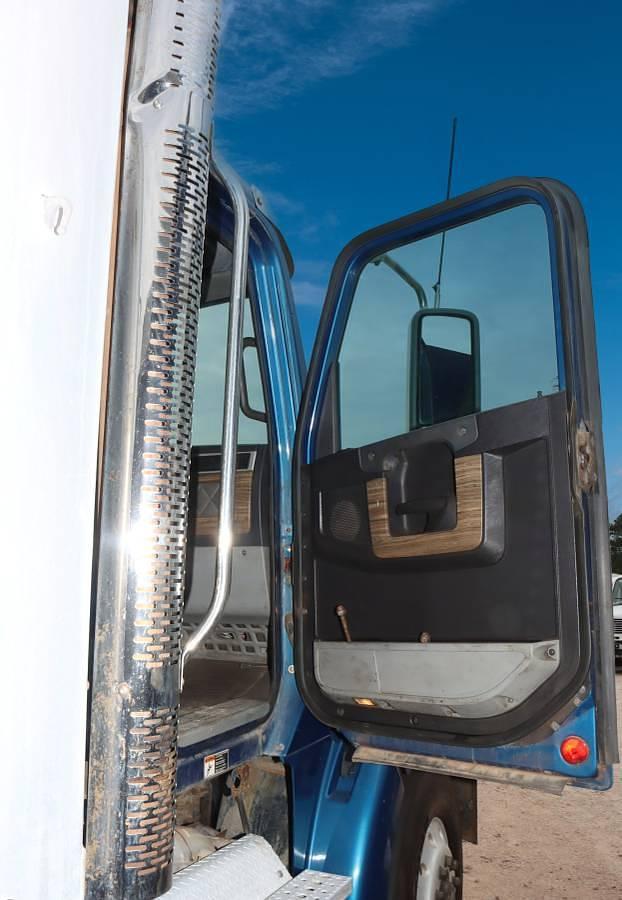 Used 2016 Freightliner 122 SD