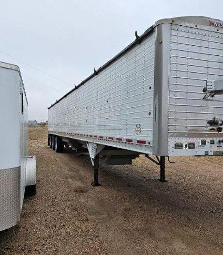 Used 2017 Wilson DWH-650 Hopper Bottom Trailer