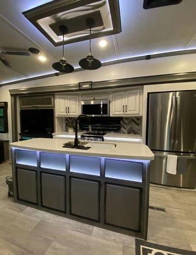 Used 2022 Keystone Montana Legacy 3781RL