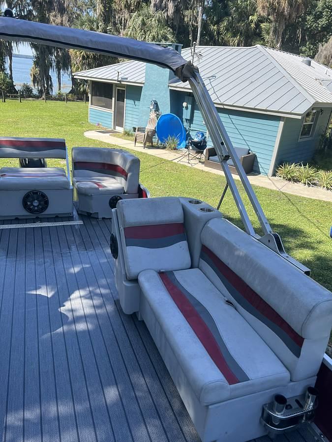 Used 2022 16 ft Tri-Toon Pontoon Tracker Boat