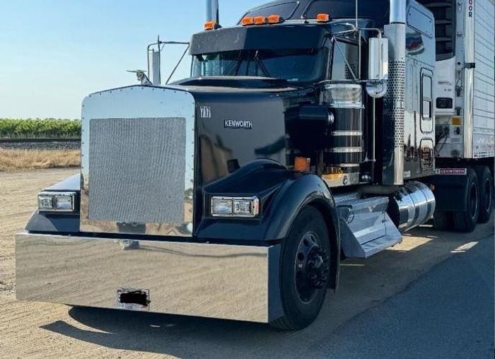 Used 2023 KENWORTH W900