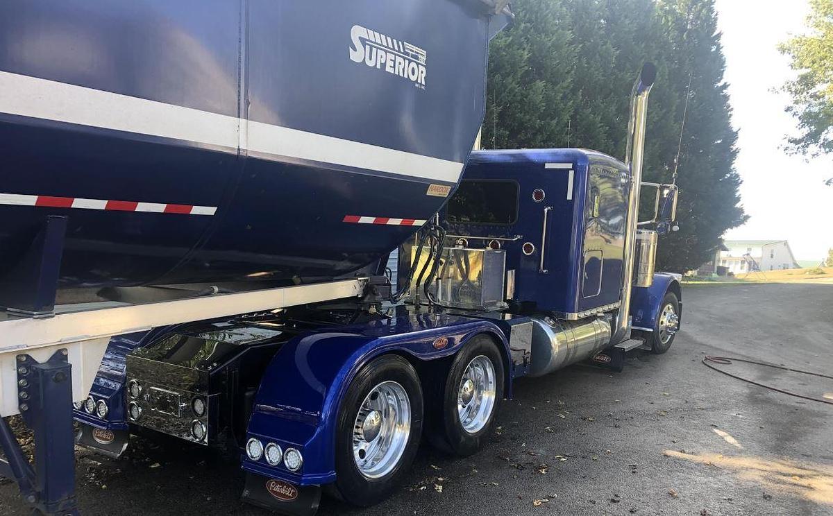 Used 2016 Peterbilt 389 with trailer