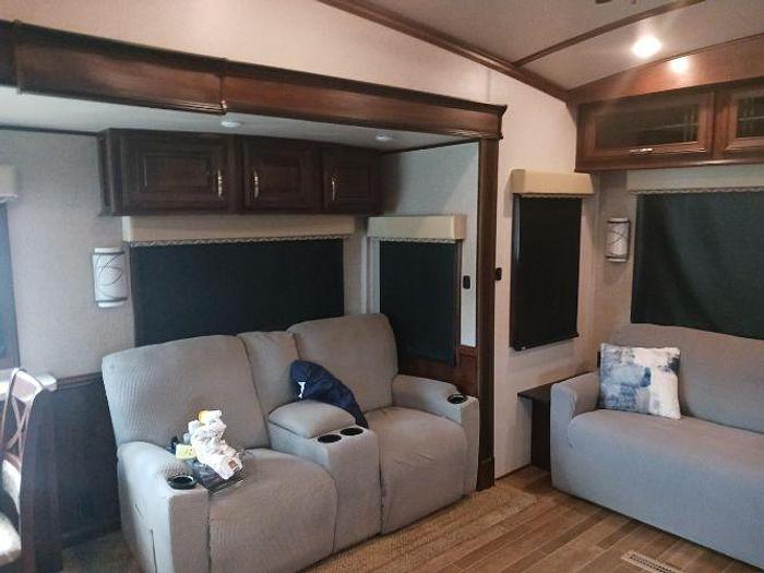 Used 2019 Jayco Pinnacle 36KPTS