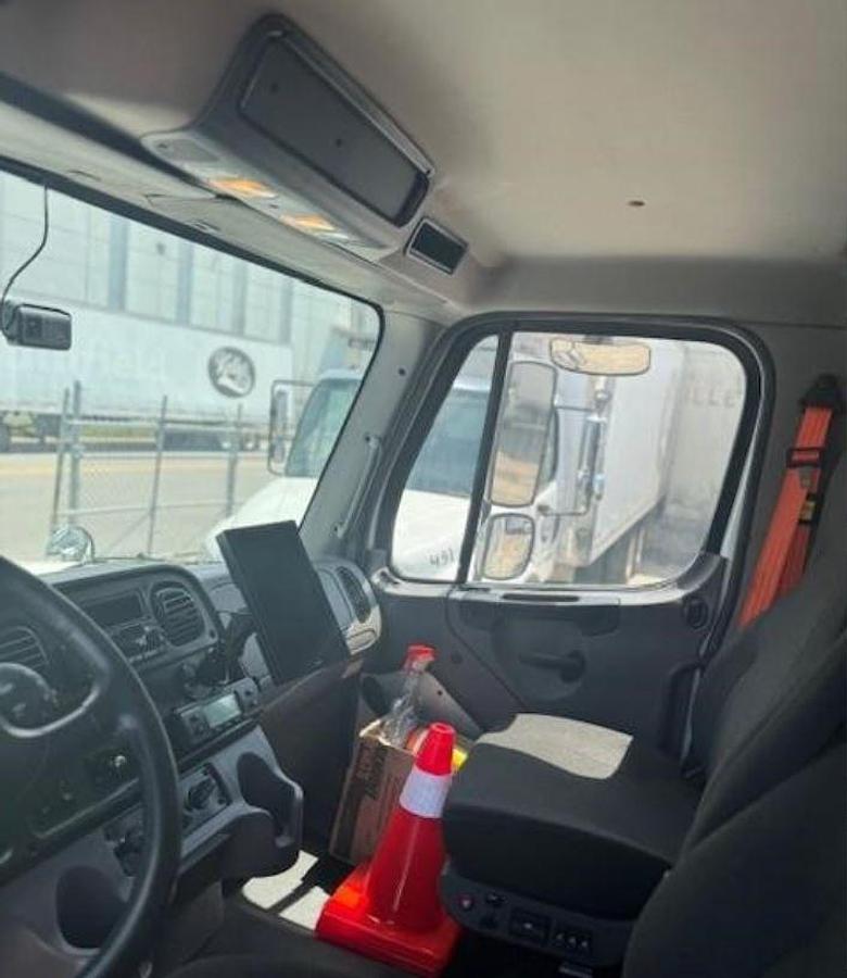 Used 2016 Freightliner M2 Box Truck