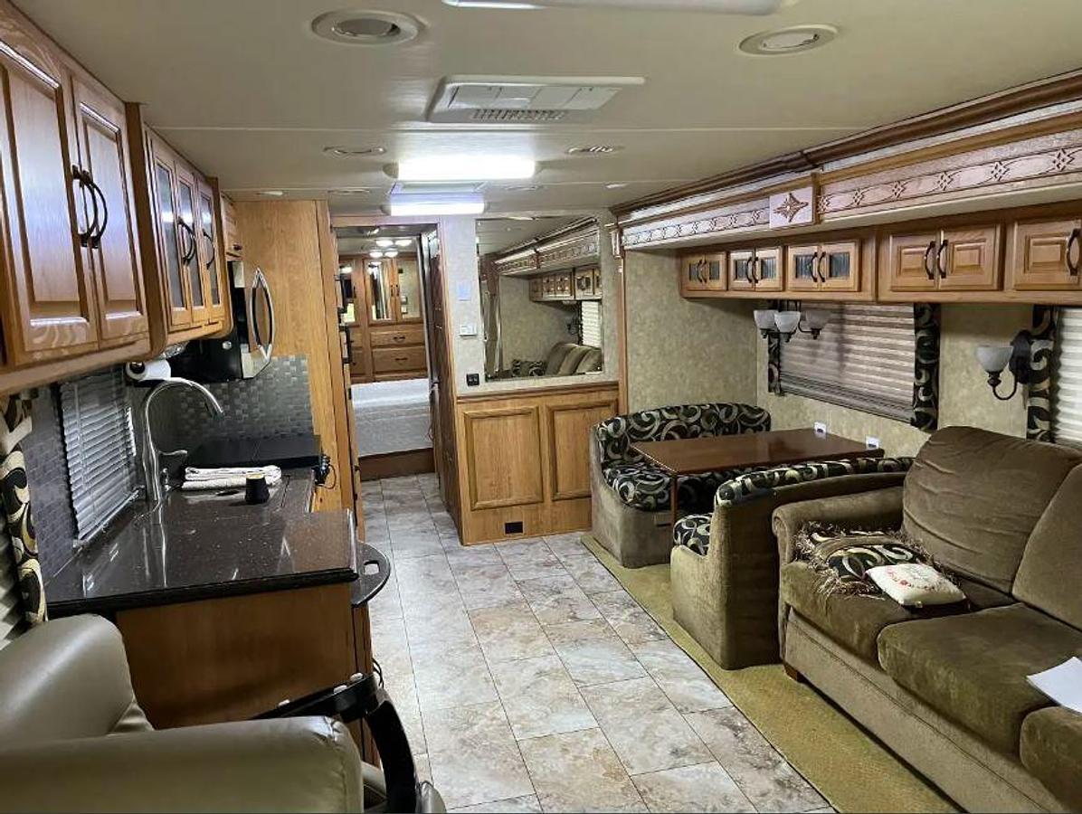 Used 2008 Coachmen Cross Country 382DS Class A Motorhome