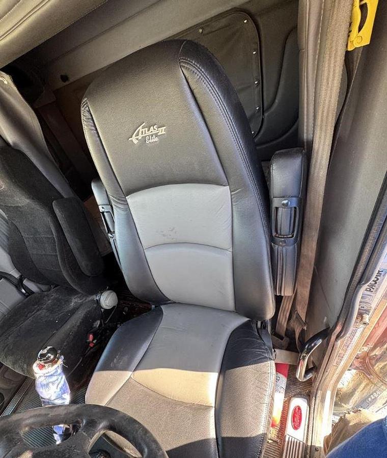 Used 2013 Peterbilt 389 Sleeper Semi Truck