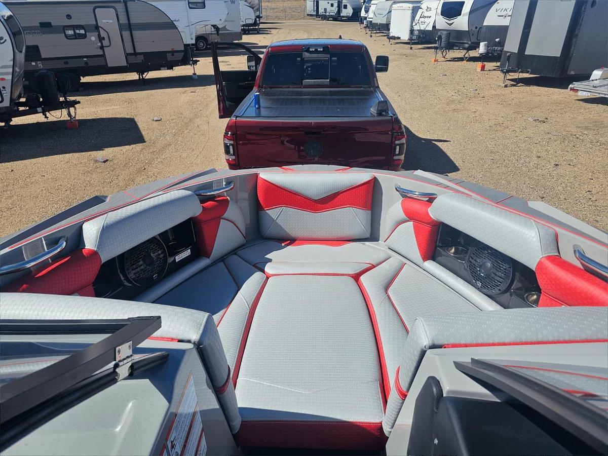 Used 2024 Supreme S220 Pontoon Boat