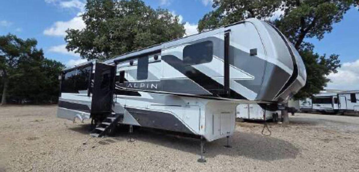 Used 2024 Keystone Alpine 3303CK Fifth Wheel