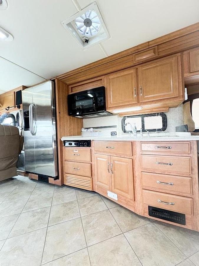 Used 2010 Fleetwood Discovery 40X