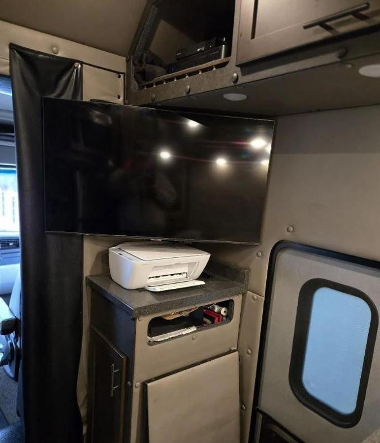 Used 2021 Peterbilt 567 Sleeper Truck