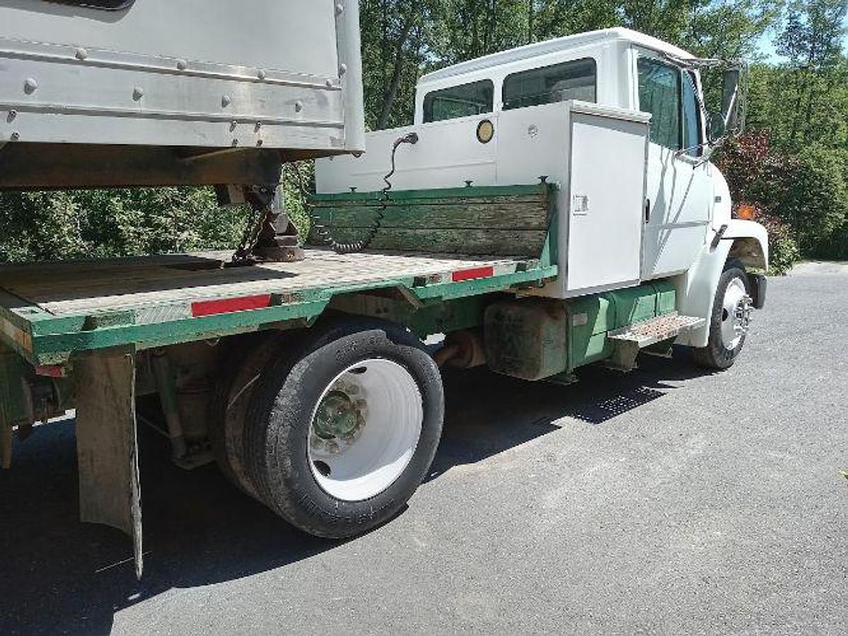 Used 1995 Freightliner FL60 & 1995 Colin Arndt Horse Trailer with LQ's