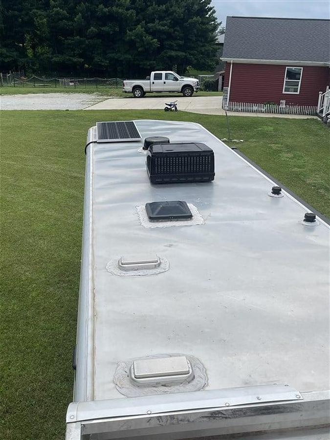 Used 2021 Lakota C7309 3 Horse Trailer with Living Quarters