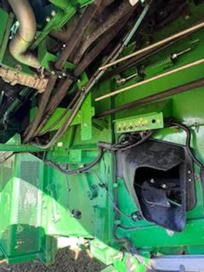 Used 2014 John Deere S670 Combine