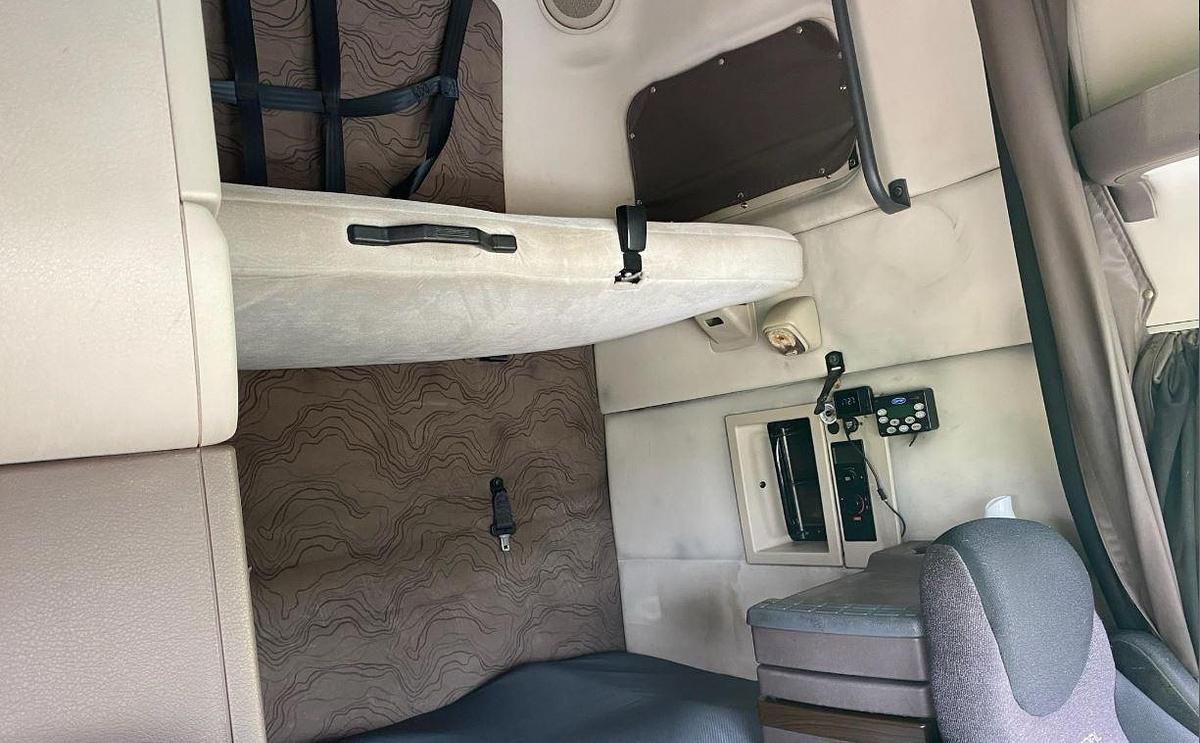 Used 2013 Volvo VNL64T670