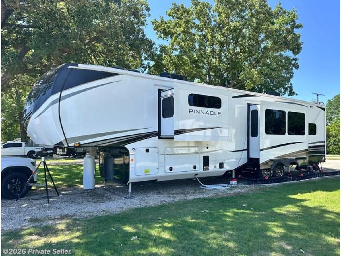 Used 2024 Jayco Pinnacle 38fbrk
