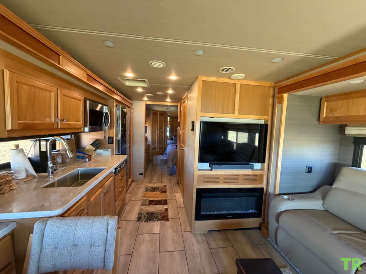 Used 2022 Tiffin Allegro RED 33AL