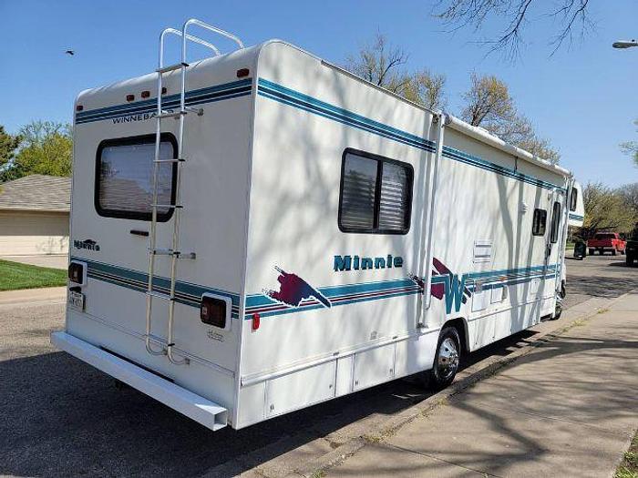 Used 1999 Winnebago Minnie Winnie