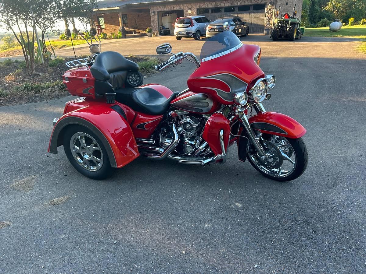 Used 2010 Harley Davidson Street Glide w/ trailer