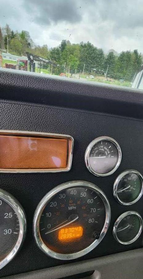 Used 2011 Peterbilt 389