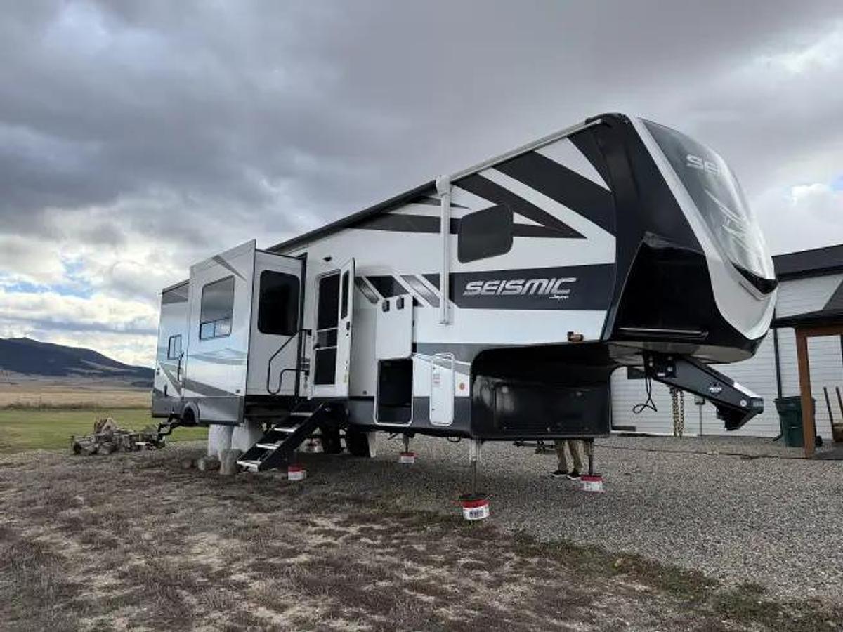 Used 2023 Jayco Seismic 403 Fifth Wheel Toy Hauler