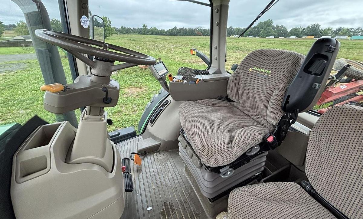 Used 2011 John Deere 7200R