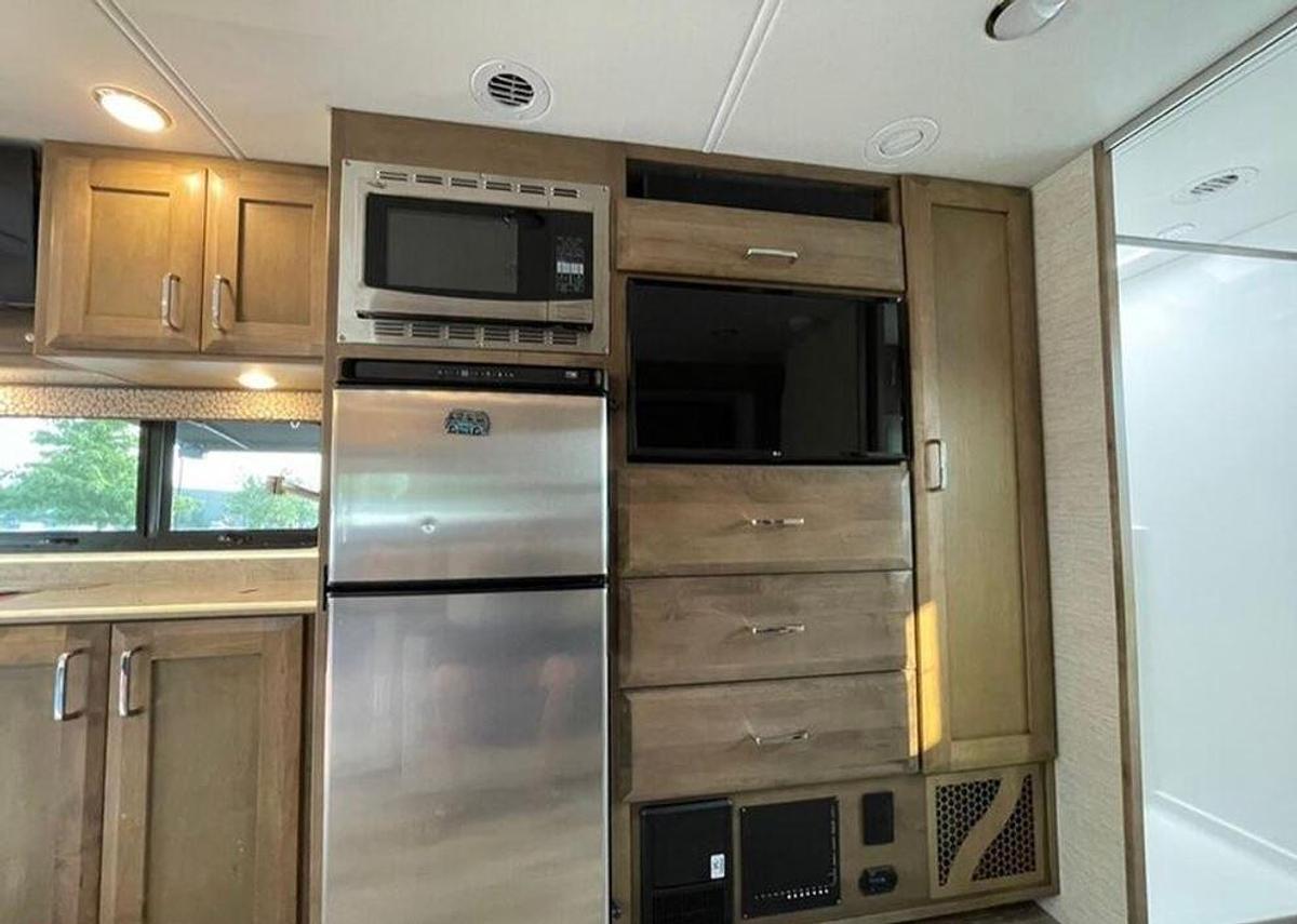 Used 2022 Tiffin Motorhomes Wayfarer 25RW Class C Motorhome