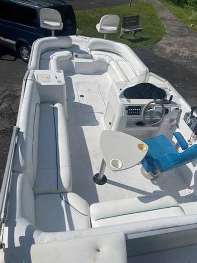 Used 2000 Hurricane Fun Deck