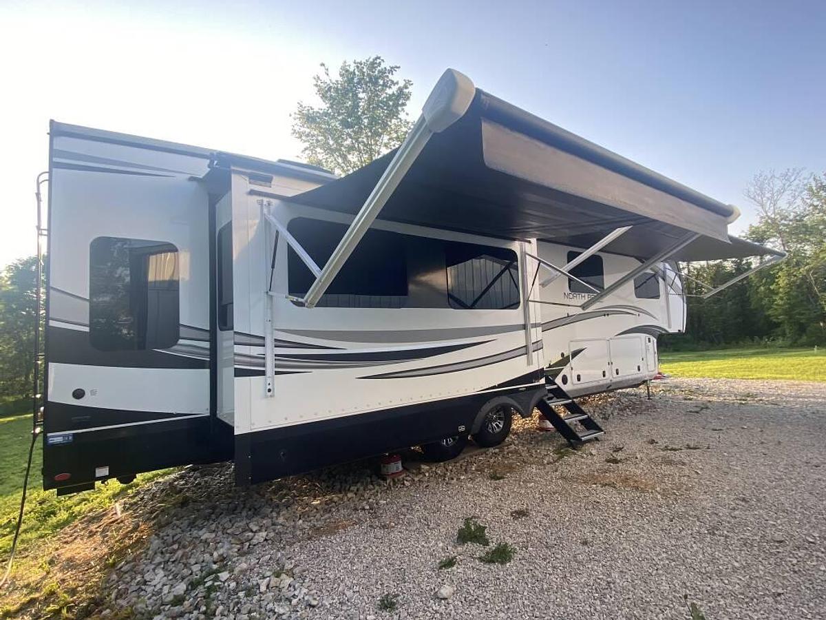 Used 2022 Jayco Northpoint 377RLBH Fifth Wheel