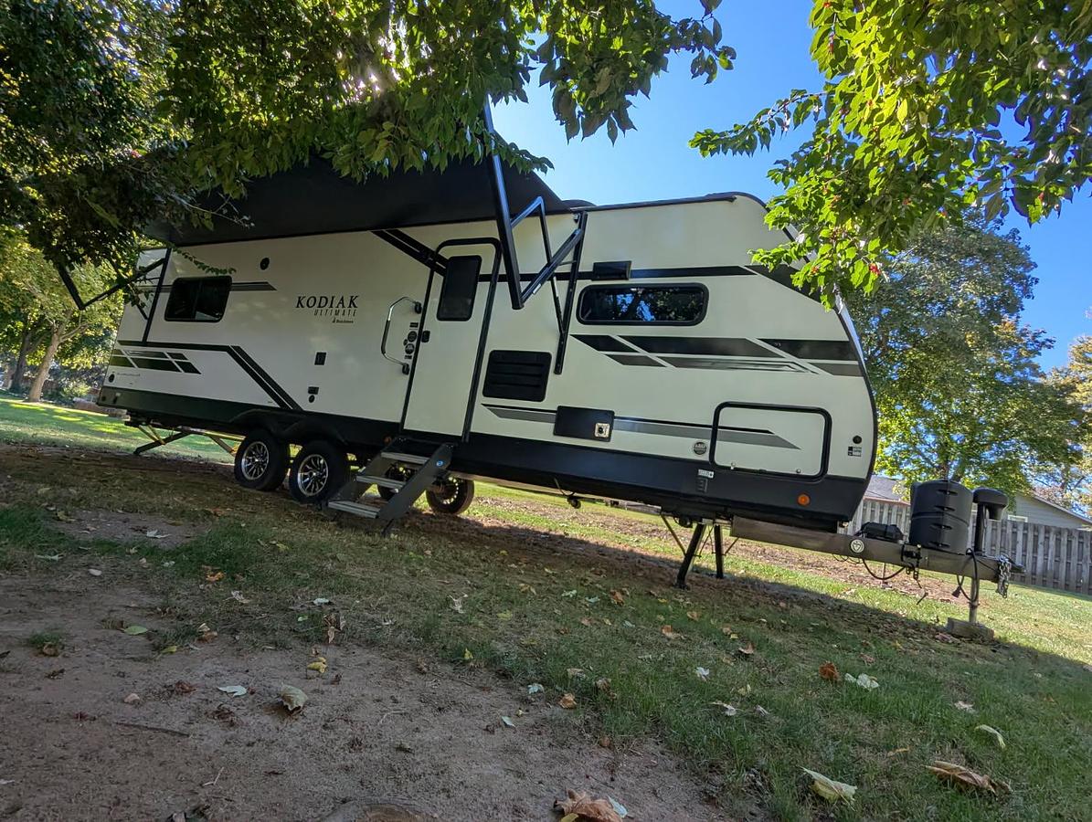 Used 2021 Dutchmen Kodiak Ultimate 2921FKDS